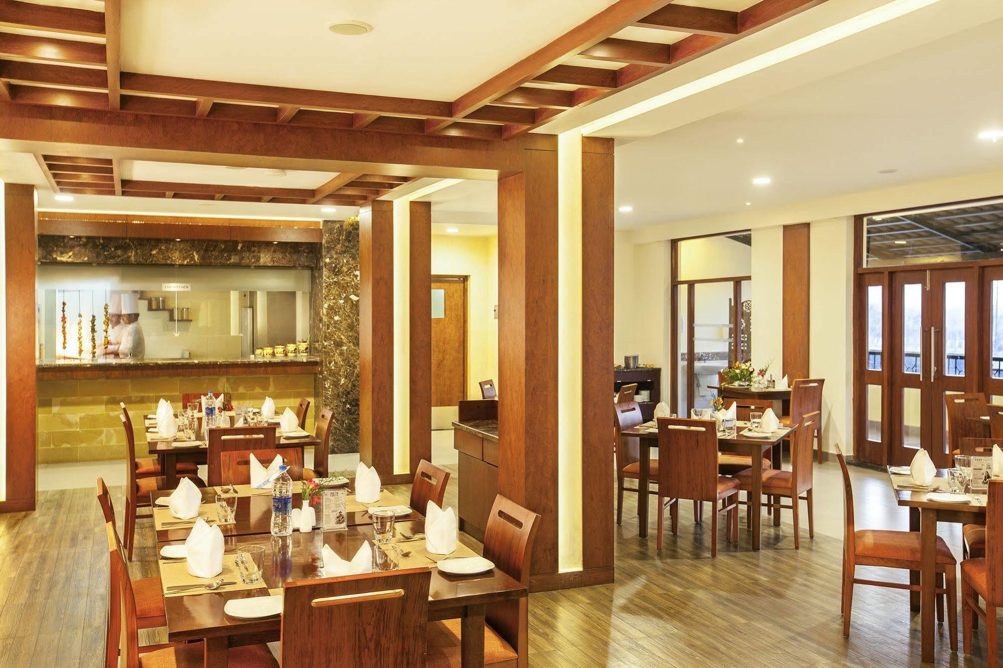 Sterling Ooty Elk Hill Hotel Buitenkant foto